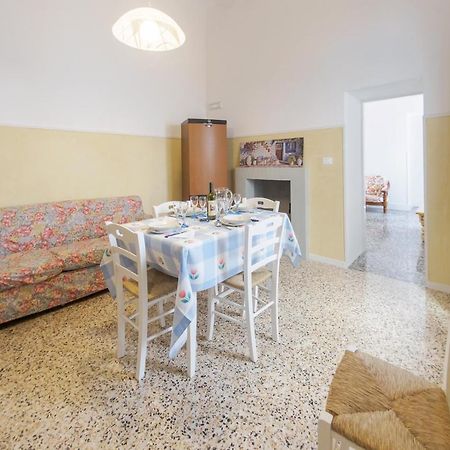 Casa Vacanze Penelope อเลซซาโน ภายนอก รูปภาพ