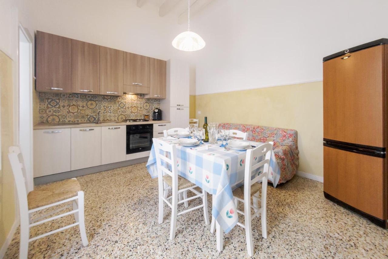 Casa Vacanze Penelope อเลซซาโน ภายนอก รูปภาพ
